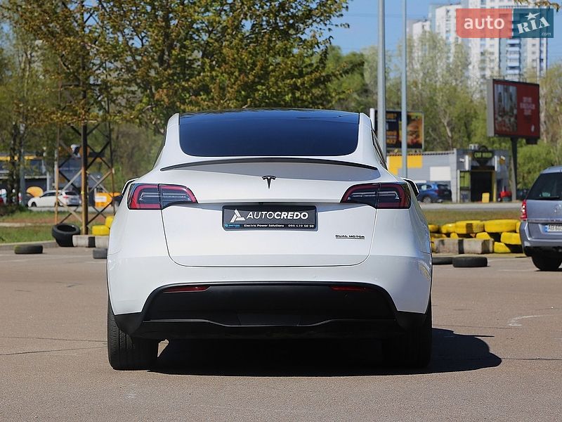 Внедорожник / Кроссовер Tesla Model Y 2022 в Киеве