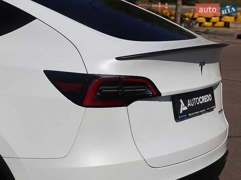 Внедорожник / Кроссовер Tesla Model Y 2022 в Киеве