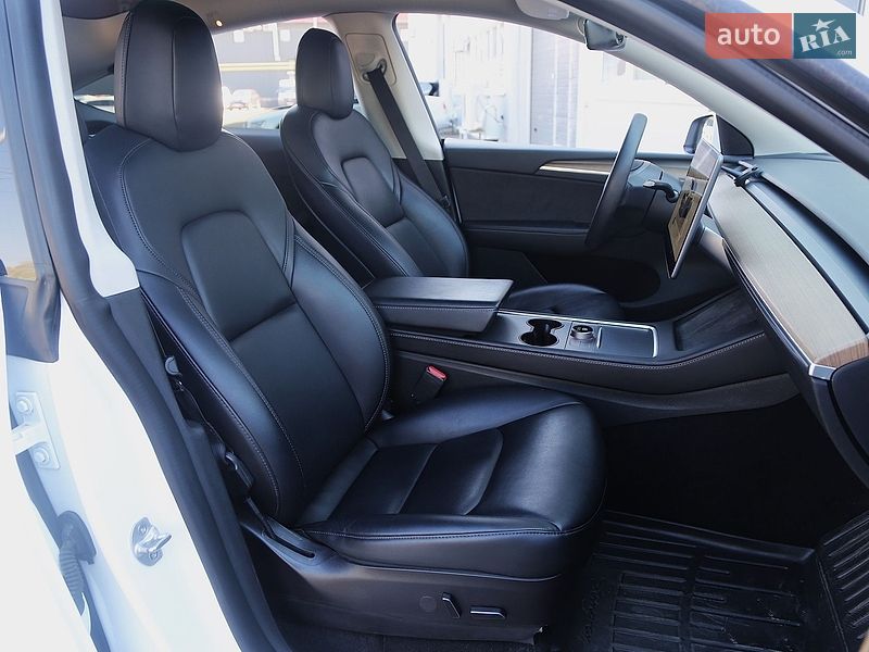 Внедорожник / Кроссовер Tesla Model Y 2022 в Киеве