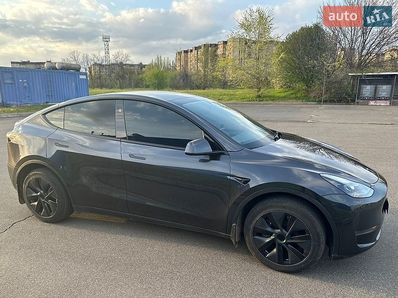 Позашляховик / Кросовер Tesla Model Y 2024 в Кривому Розі