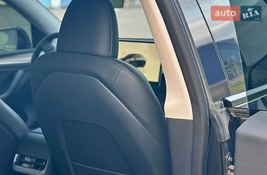 Позашляховик / Кросовер Tesla Model Y 2024 в Кривому Розі