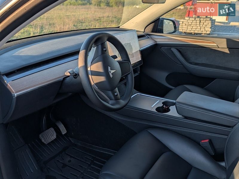 Внедорожник / Кроссовер Tesla Model Y 2024 в Львове фото 18 Внедорожник / Кроссовер Tesla Model Y 2024 в Львове