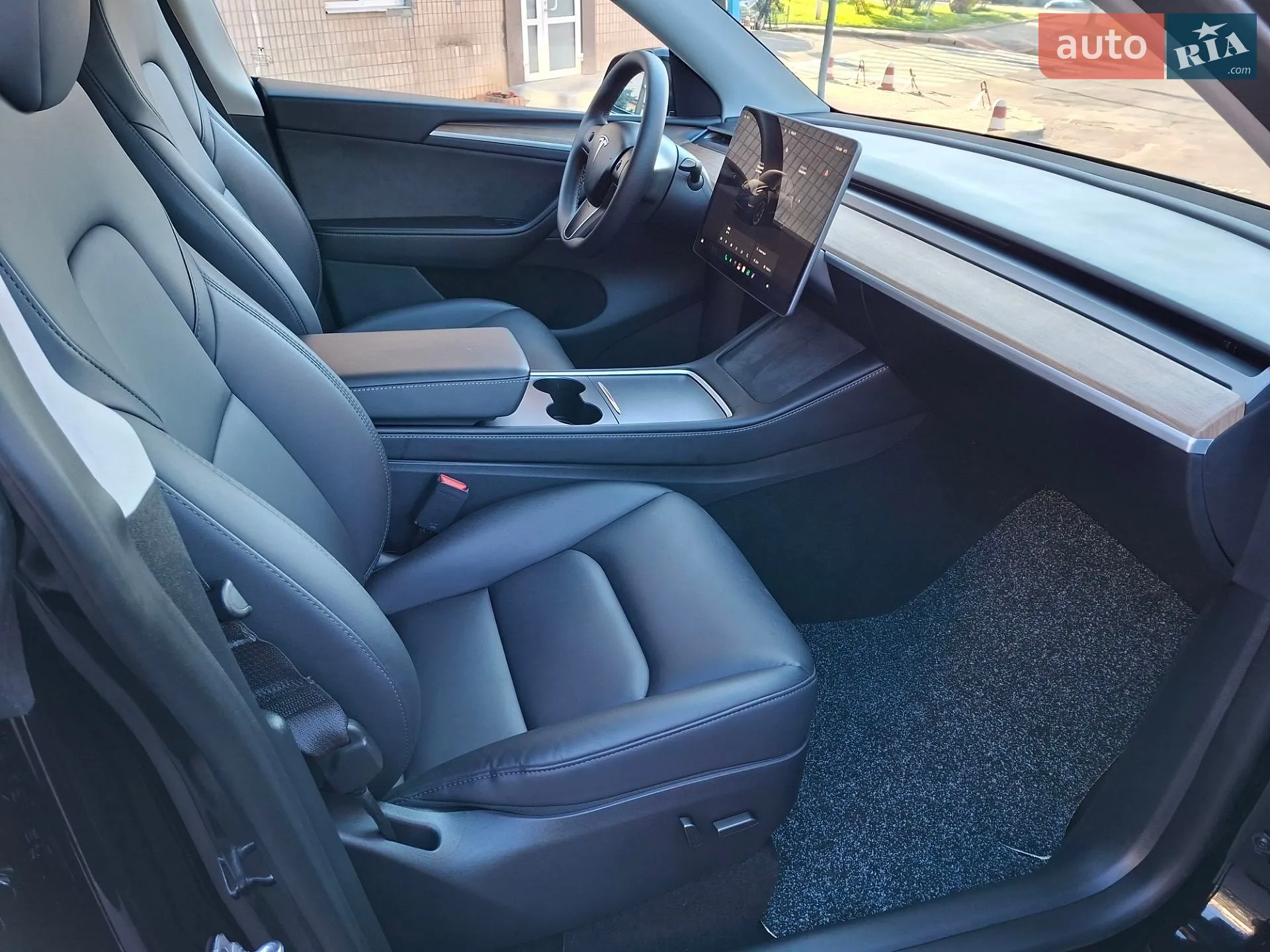 2024 Tesla Model Y - мініатюра 18
