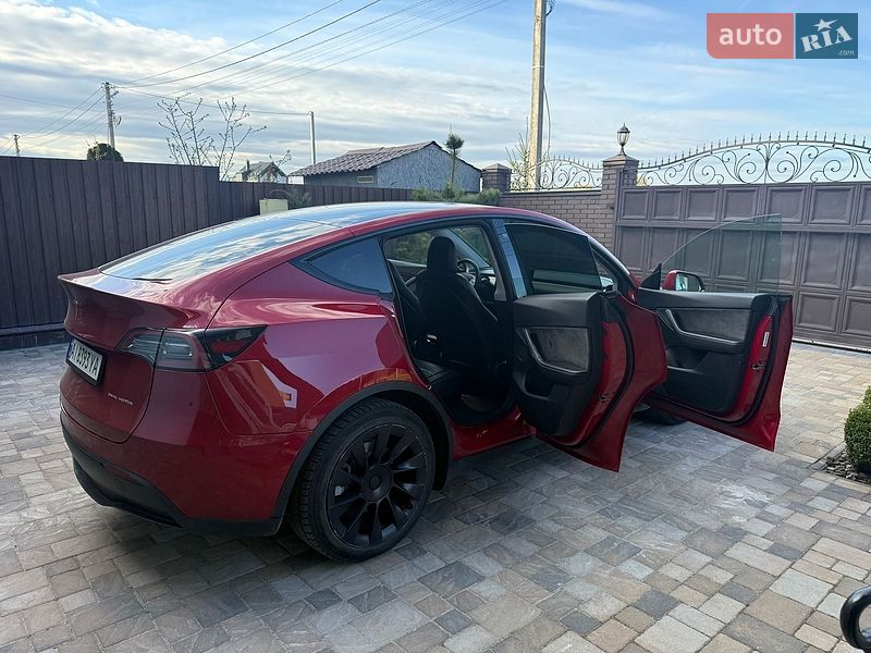 Внедорожник / Кроссовер Tesla Model Y 2022 в Киеве