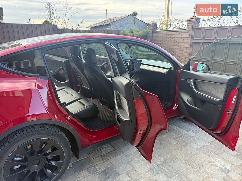 Внедорожник / Кроссовер Tesla Model Y 2022 в Киеве