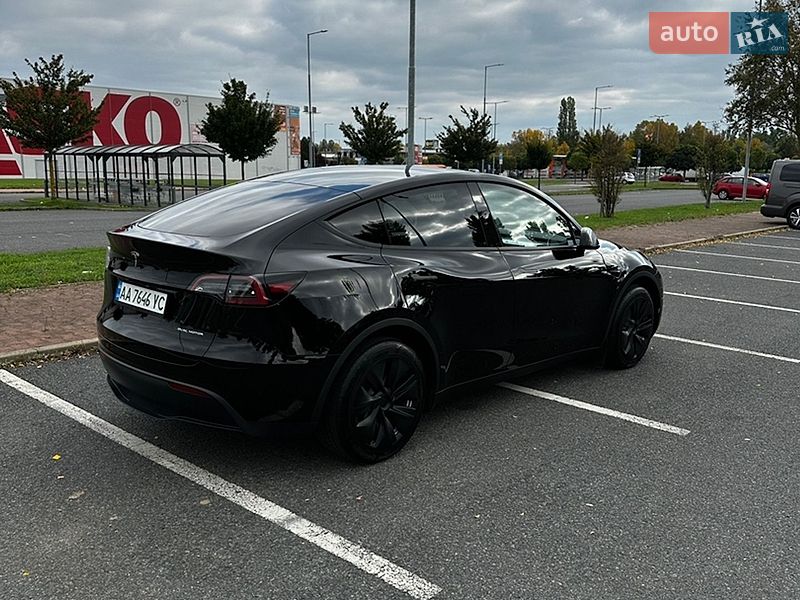 Внедорожник / Кроссовер Tesla Model Y 2024 в Киеве