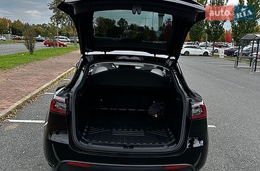Внедорожник / Кроссовер Tesla Model Y 2024 в Киеве