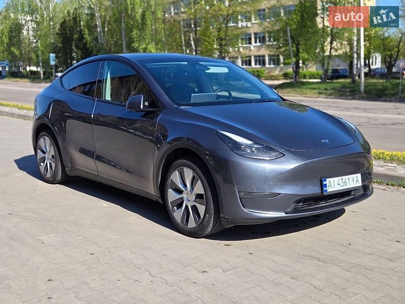 Tesla Model Y 2023