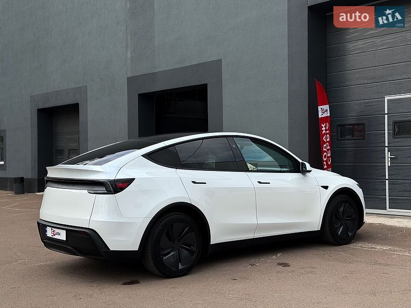 Внедорожник / Кроссовер Tesla Model Y 2025 в Киеве