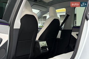 Внедорожник / Кроссовер Tesla Model Y 2025 в Киеве