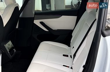 Внедорожник / Кроссовер Tesla Model Y 2025 в Киеве