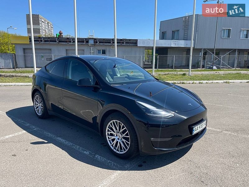 Внедорожник / Кроссовер Tesla Model Y 2023 в Киеве
