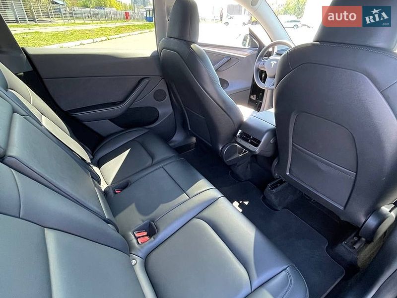 Внедорожник / Кроссовер Tesla Model Y 2023 в Киеве