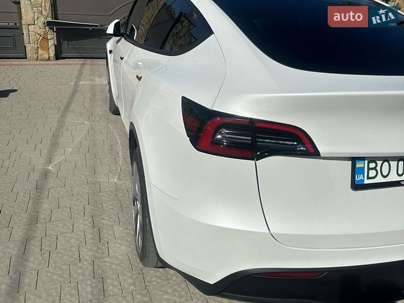 Внедорожник / Кроссовер Tesla Model Y 2023 в Тернополе