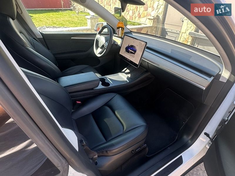Внедорожник / Кроссовер Tesla Model Y 2023 в Тернополе