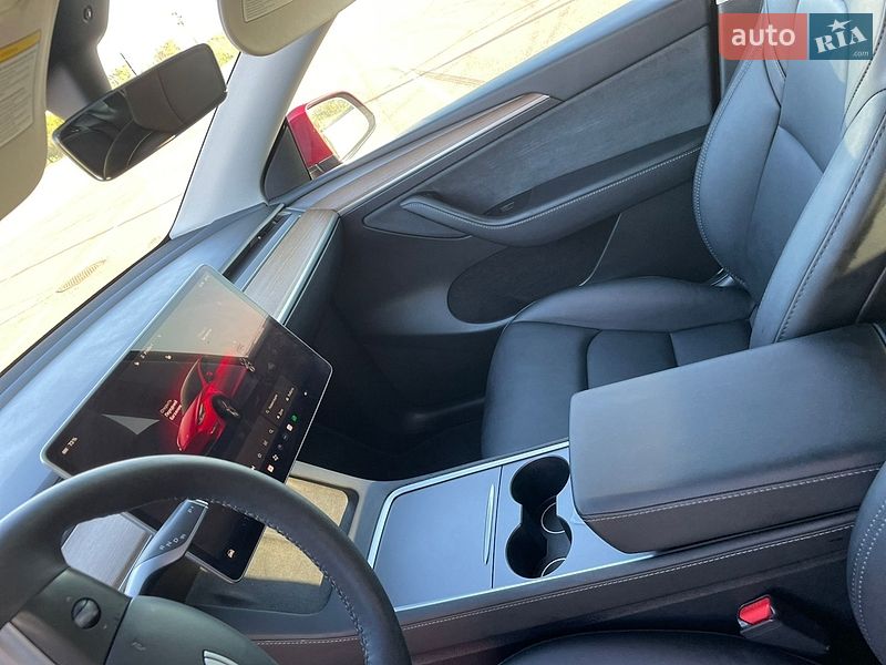 Позашляховик / Кросовер Tesla Model Y 2024 в Рівному фото 19 Позашляховик / Кросовер Tesla Model Y 2024 в Рівному