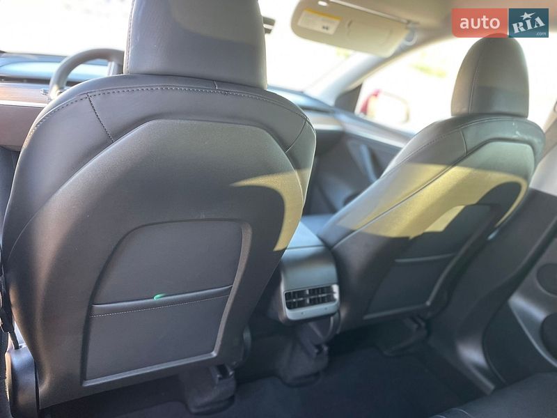 Позашляховик / Кросовер Tesla Model Y 2024 в Рівному фото 25 Позашляховик / Кросовер Tesla Model Y 2024 в Рівному