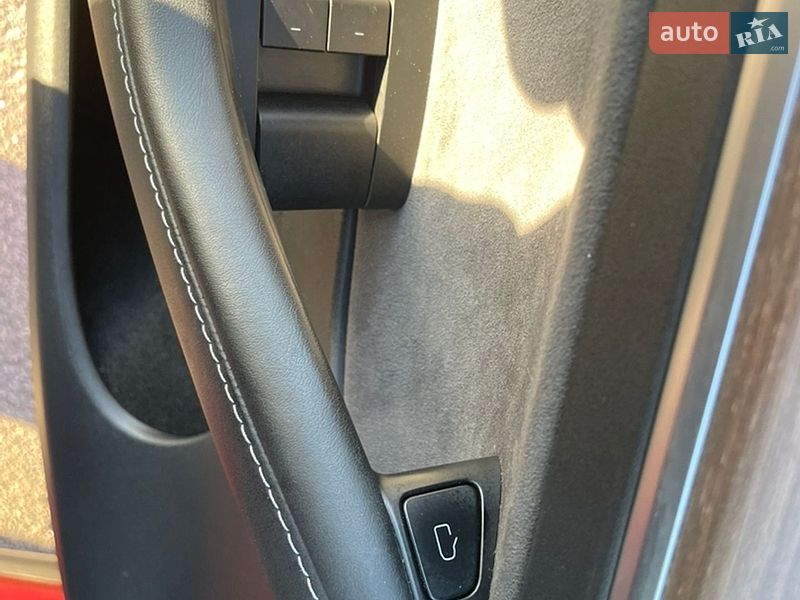 Позашляховик / Кросовер Tesla Model Y 2024 в Рівному фото 40 Позашляховик / Кросовер Tesla Model Y 2024 в Рівному