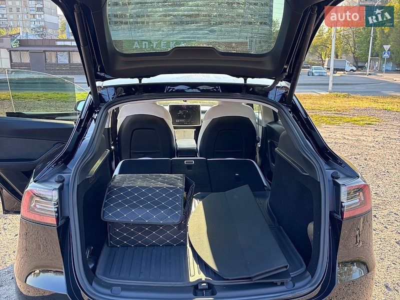 Внедорожник / Кроссовер Tesla Model Y 2024 в Харькове