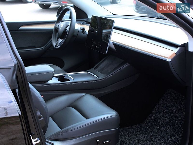 Позашляховик / Кросовер Tesla Model Y 2024 в Вінниці