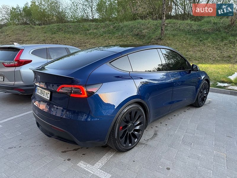 Внедорожник / Кроссовер Tesla Model Y 2021 в Львове
