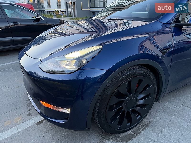 Внедорожник / Кроссовер Tesla Model Y 2021 в Львове
