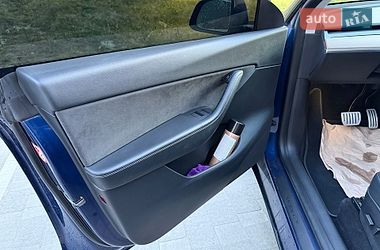 Внедорожник / Кроссовер Tesla Model Y 2021 в Львове