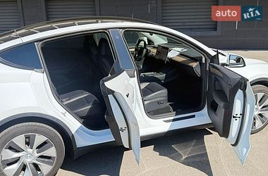 Внедорожник / Кроссовер Tesla Model Y 2023 в Киеве