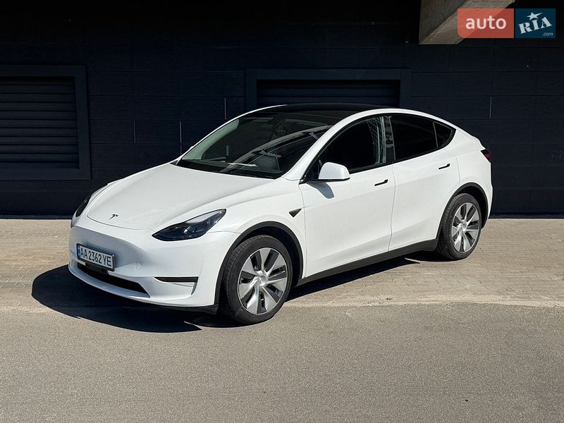 Внедорожник / Кроссовер Tesla Model Y 2023 в Киеве