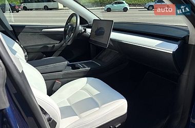 Внедорожник / Кроссовер Tesla Model Y 2023 в Киеве