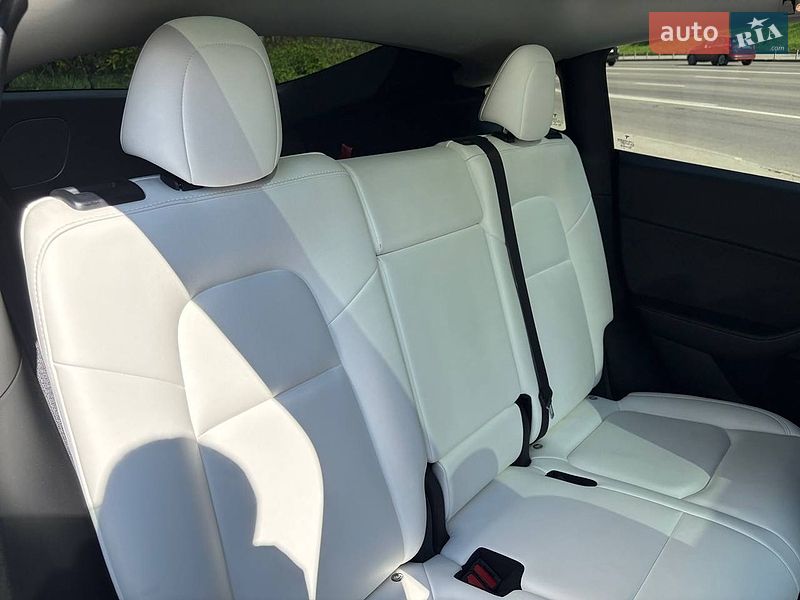 Внедорожник / Кроссовер Tesla Model Y 2023 в Киеве