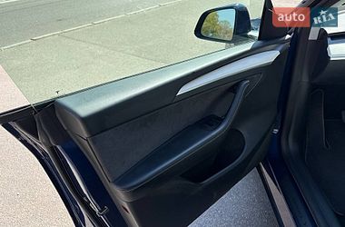 Внедорожник / Кроссовер Tesla Model Y 2023 в Киеве