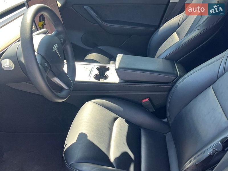 Внедорожник / Кроссовер Tesla Model Y 2021 в Киеве