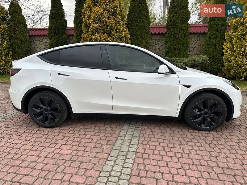 Внедорожник / Кроссовер Tesla Model Y 2024 в Львове