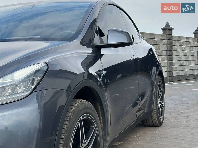 Внедорожник / Кроссовер Tesla Model Y 2020 в Дубно