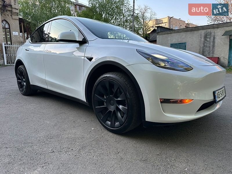 Внедорожник / Кроссовер Tesla Model Y 2024 в Киеве