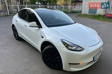 Внедорожник / Кроссовер Tesla Model Y 2024 в Киеве