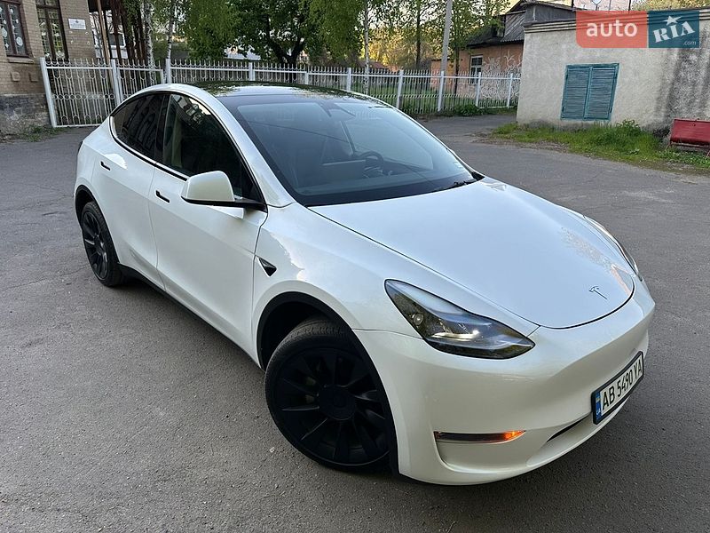 Внедорожник / Кроссовер Tesla Model Y 2024 в Киеве