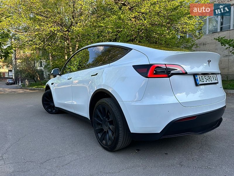 Внедорожник / Кроссовер Tesla Model Y 2024 в Киеве