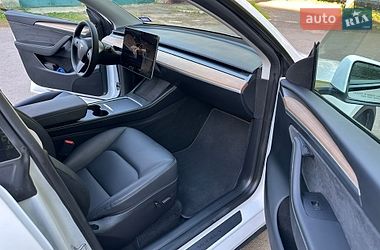 Внедорожник / Кроссовер Tesla Model Y 2024 в Киеве
