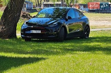 Позашляховик / Кросовер Tesla Model Y 2024 в Києві