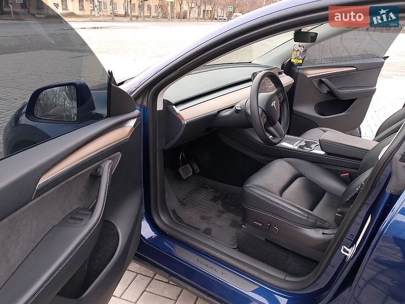 Внедорожник / Кроссовер Tesla Model Y 2023 в Днепре