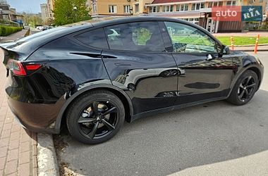 Позашляховик / Кросовер Tesla Model Y 2024 в Києві