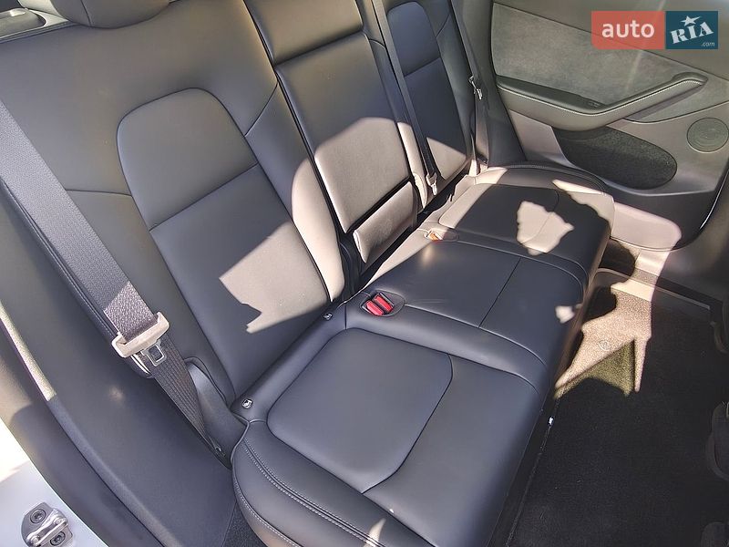 Внедорожник / Кроссовер Tesla Model Y 2022 в Киеве