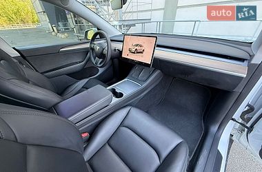 Внедорожник / Кроссовер Tesla Model Y 2023 в Киеве