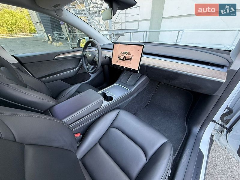 Внедорожник / Кроссовер Tesla Model Y 2023 в Киеве
