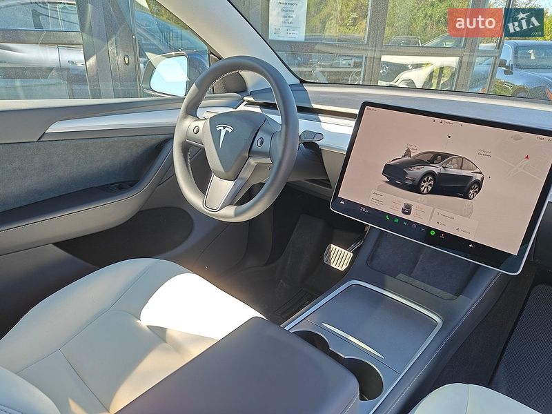 Внедорожник / Кроссовер Tesla Model Y 2024 в Львове