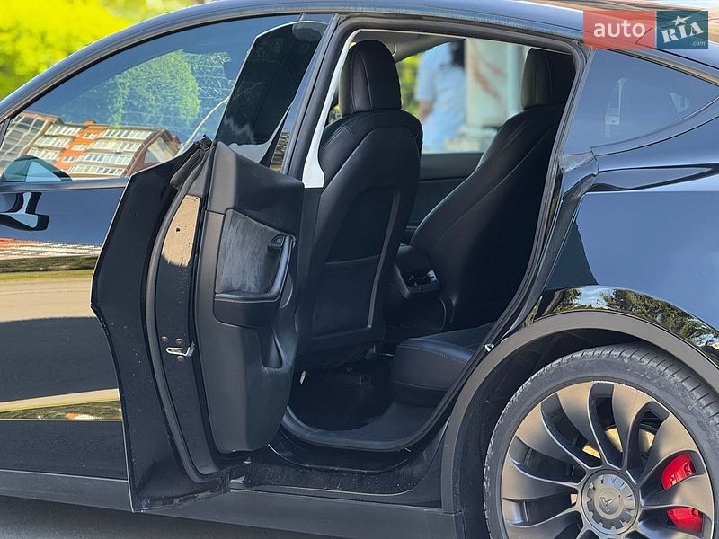 Внедорожник / Кроссовер Tesla Model Y 2022 в Тернополе