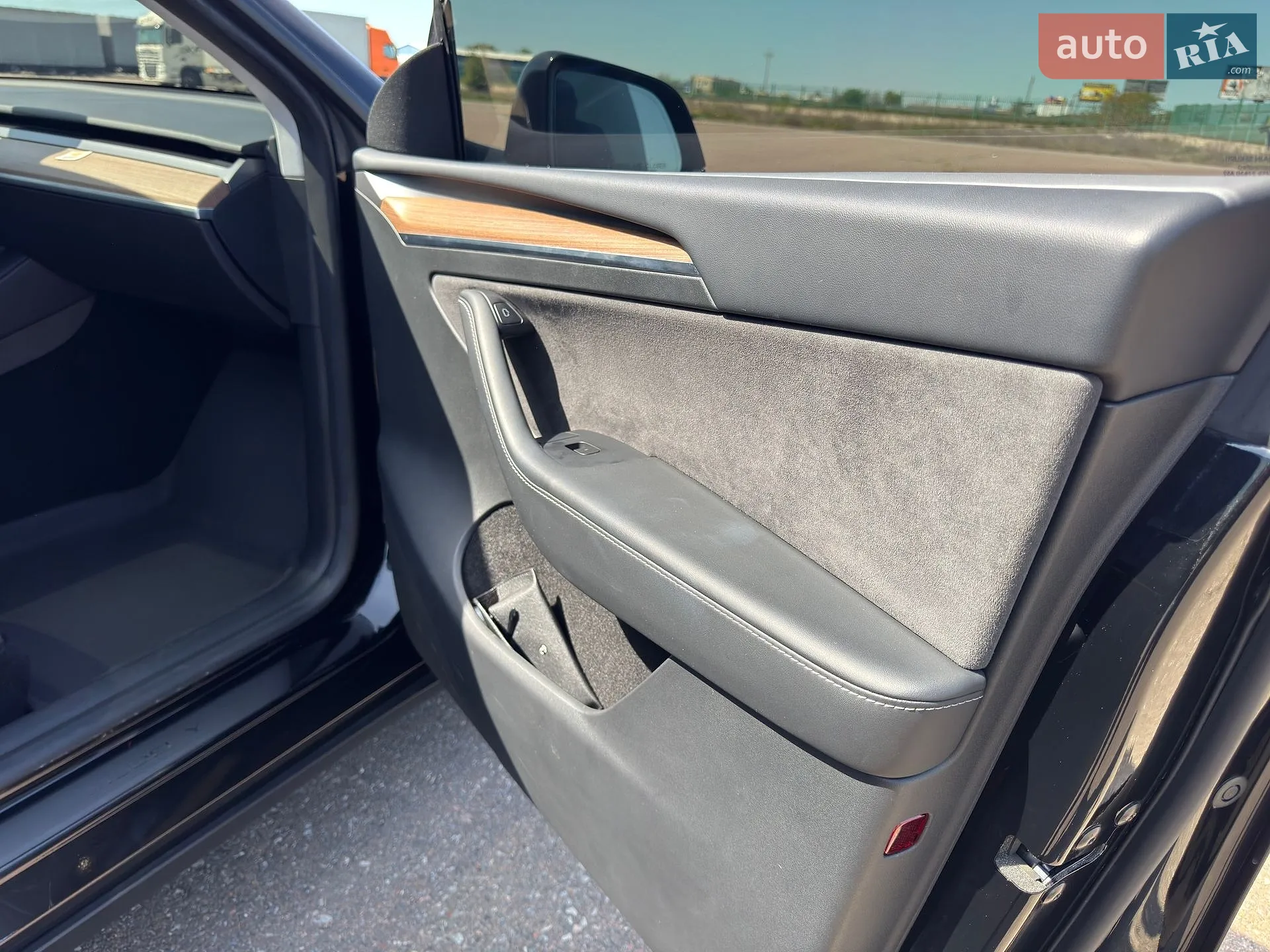 2023 Tesla Model Y - мініатюра 132