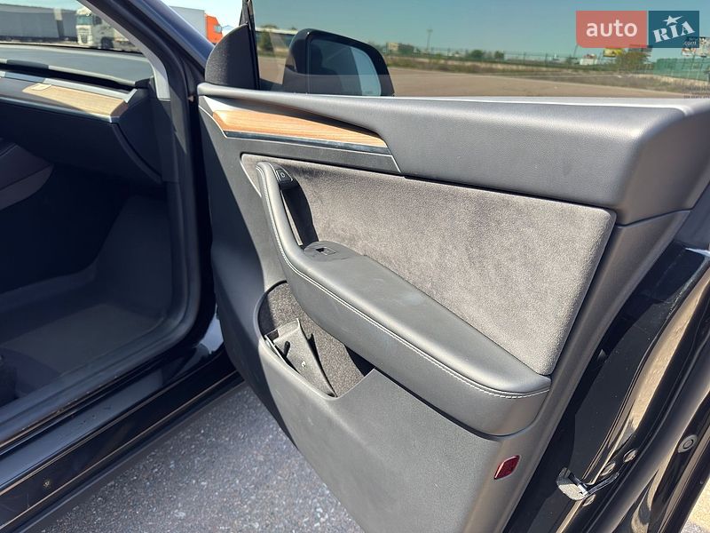 Внедорожник / Кроссовер Tesla Model Y 2023 в Одессе